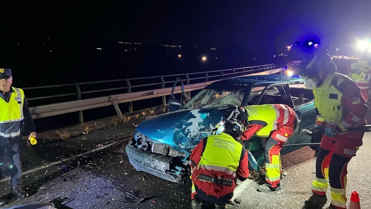 Estado del coche tras el accidente de tráfico en Lanzarote