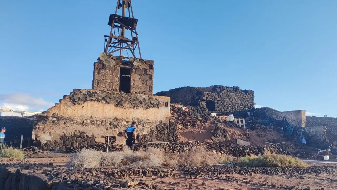 La Policía Local de Arrecife tenía en seguimiento a este fumadero ubicado en la zona de las antiguas salinas de  Puerto de Naos 