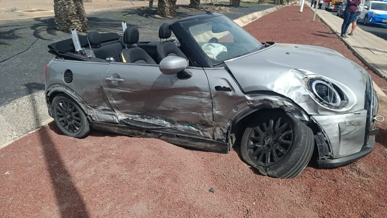 Uno de los coches implicados en el accidente en Lanzarote