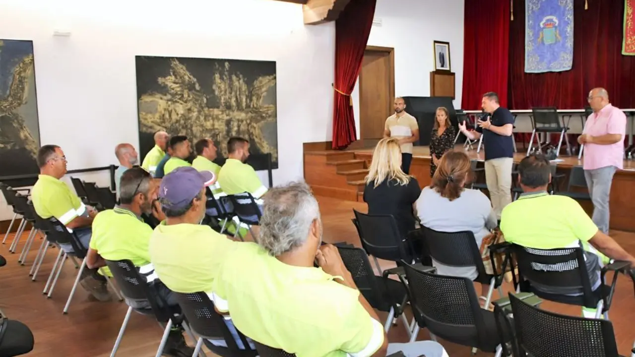 Reunión con operarios de limpieza