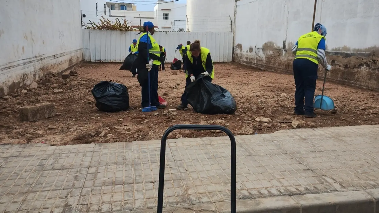 Continúan los trabajos de limpieza tras la tromba de agua