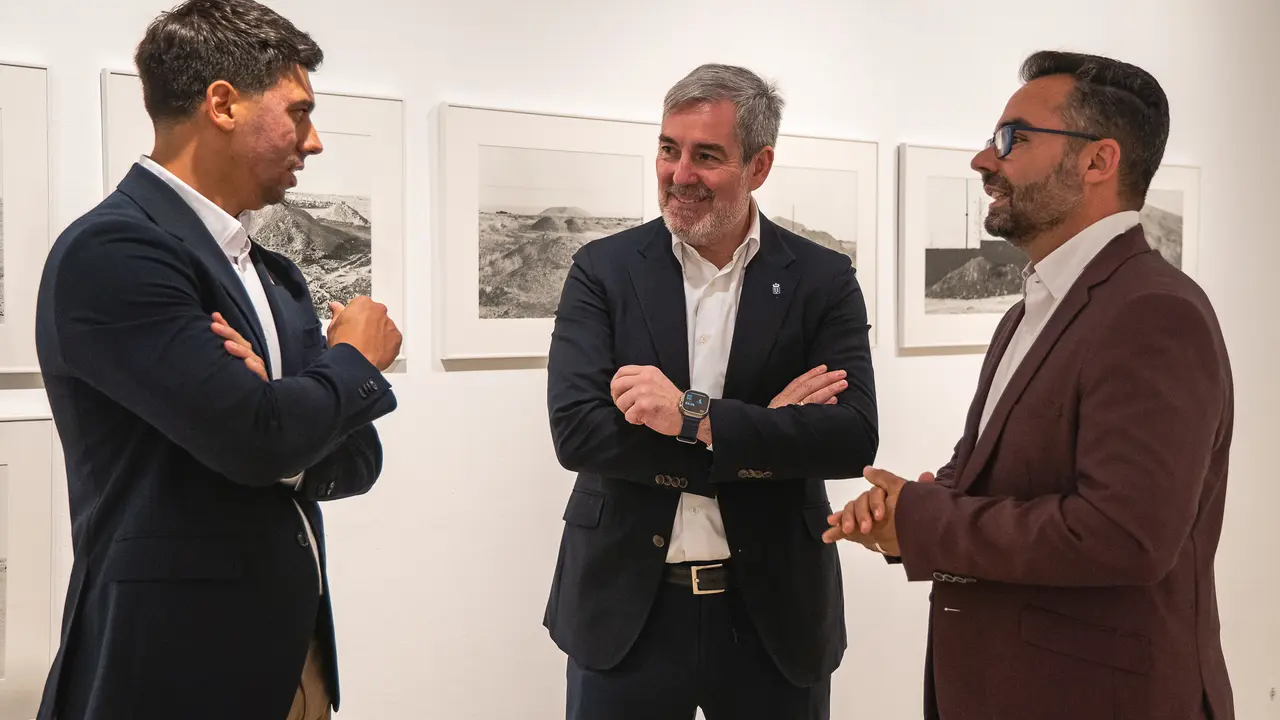 Fernando Clavijo junto a Echedey Eugenio y Maciot Cabrera (1)