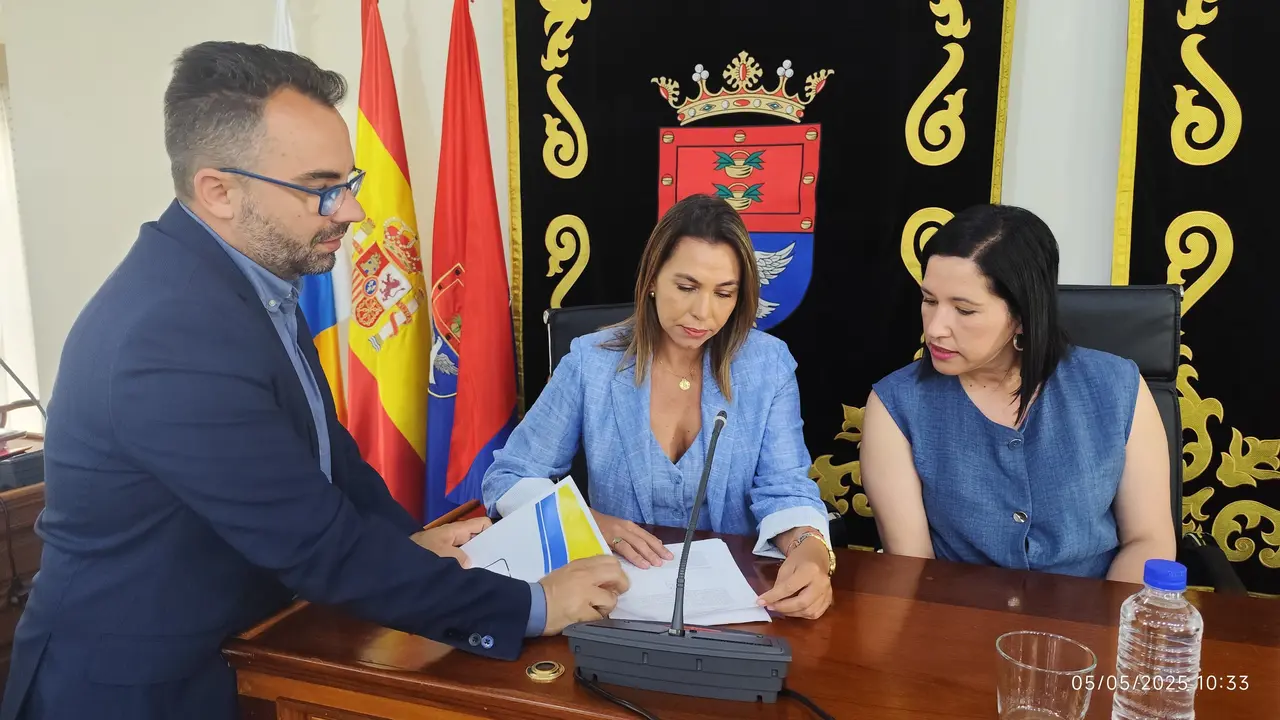 Echedey Eugenio, Maite Corujo y Abigail González (1)