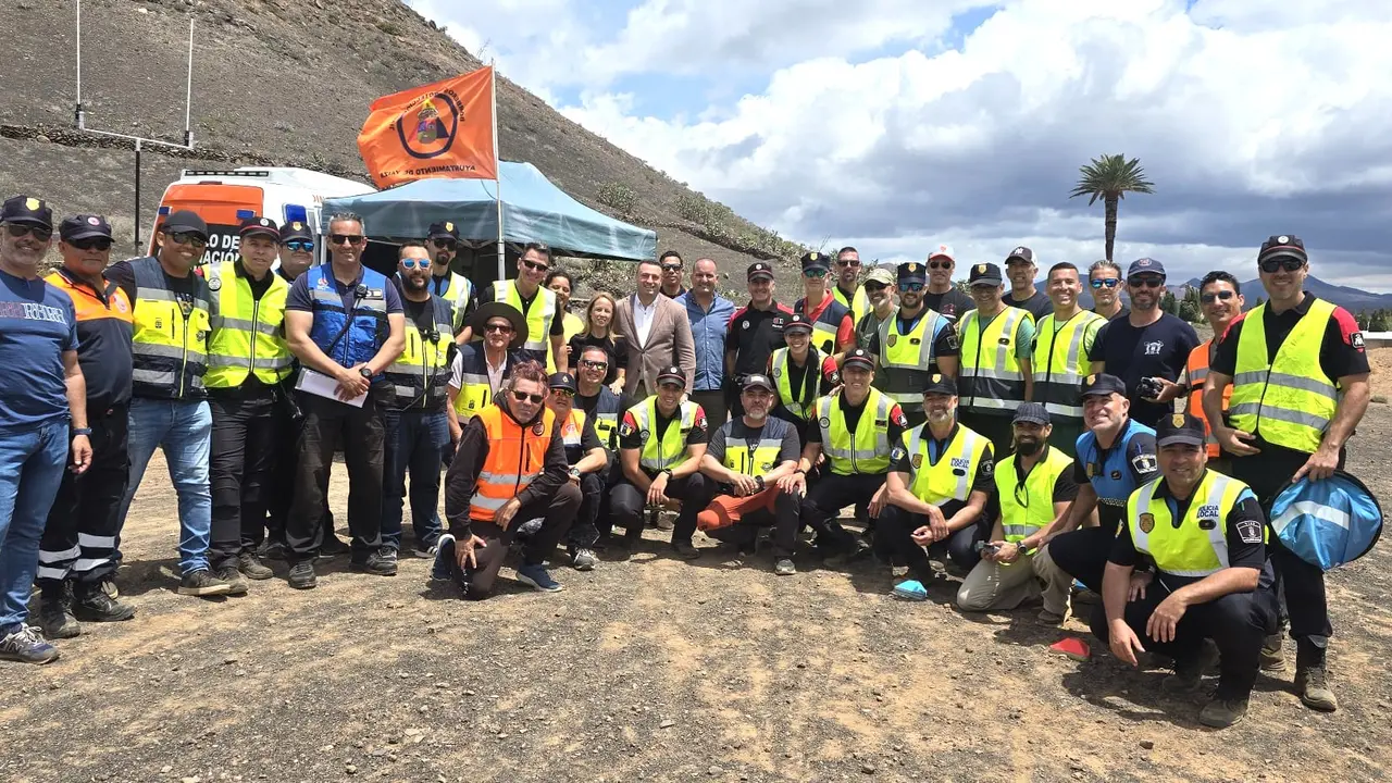 Grupo particpante y representantes de Yaiza