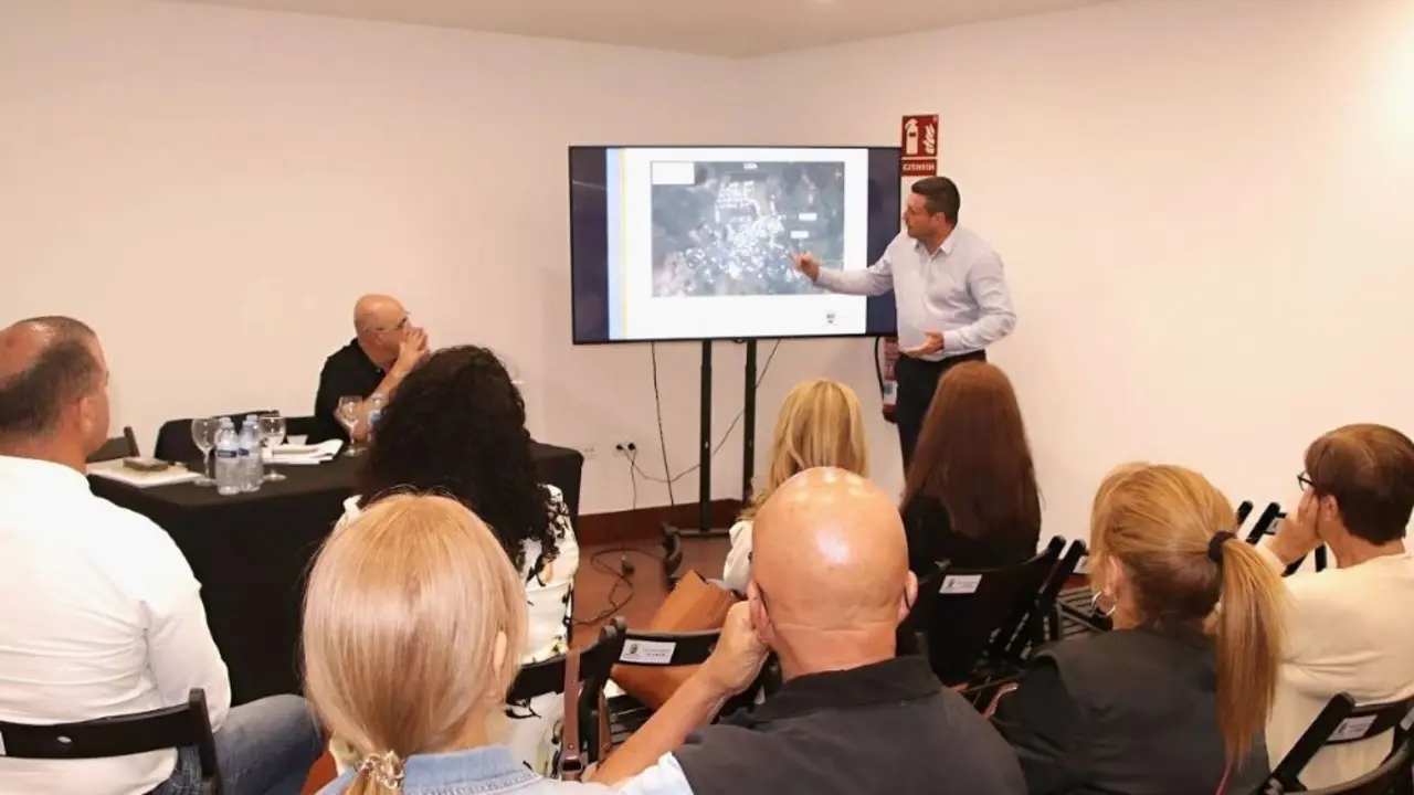 Reunión con los vecinos