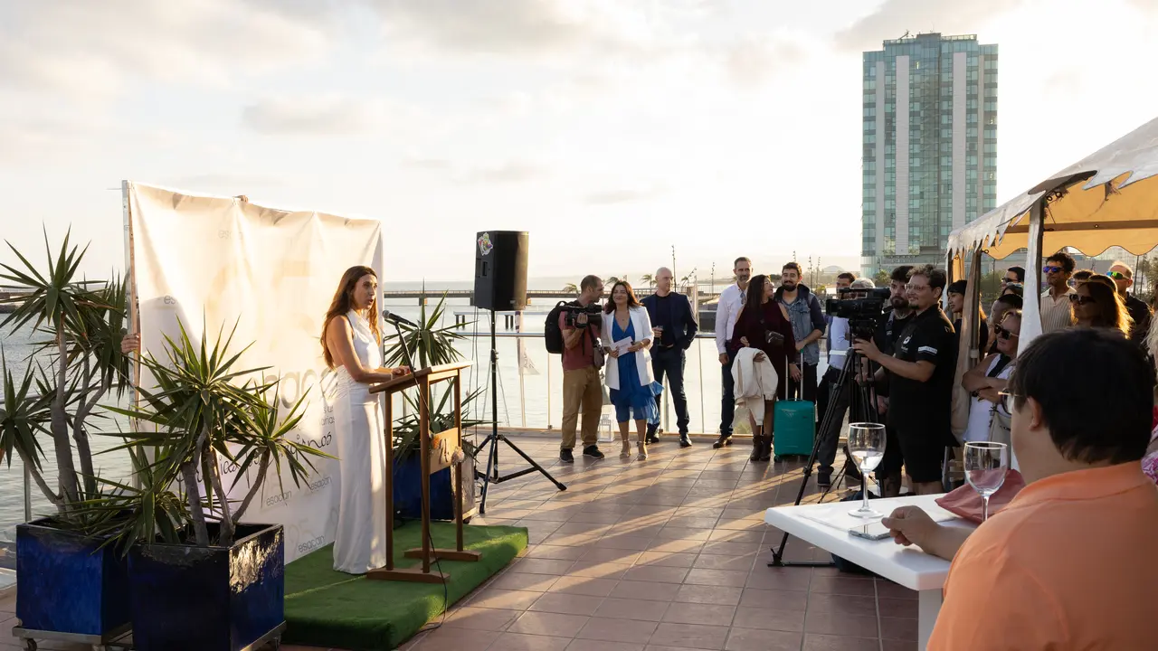 Foto discurso Ana sola(2)