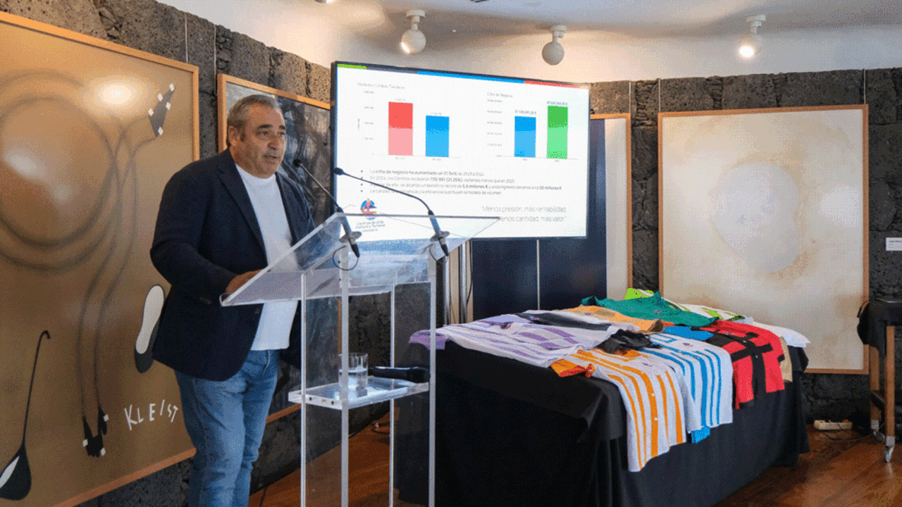 Rueda de prensa de Ángel Vázquez