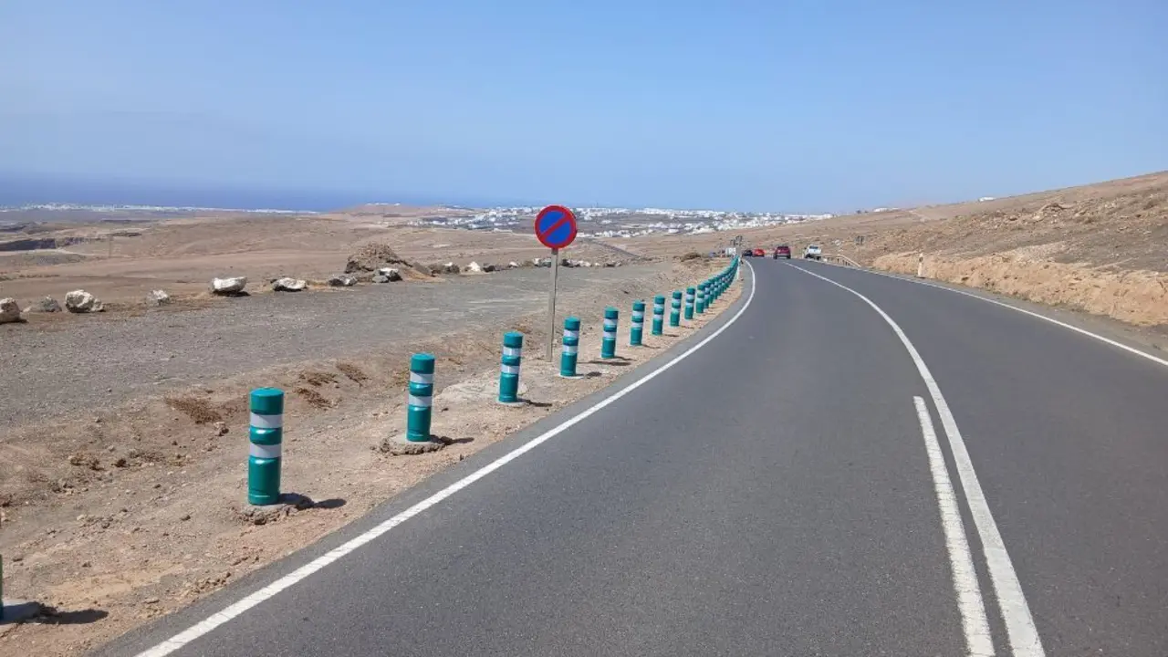 Carretera a su paso por Las Grietas