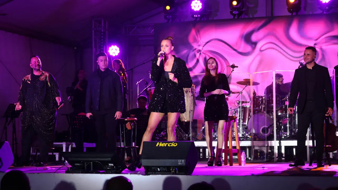 Shaila Dúrcal en Femés