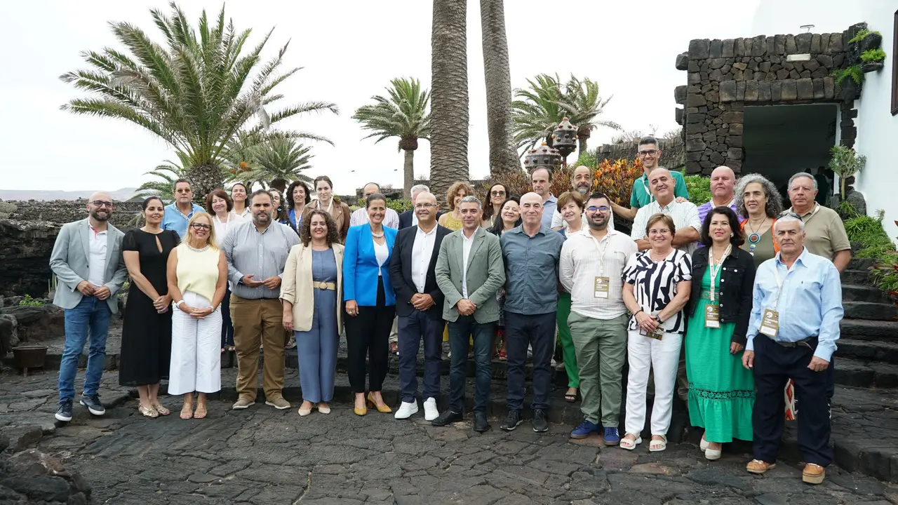 Catadores-del-Concurso-de-Quesos-y-autoridades