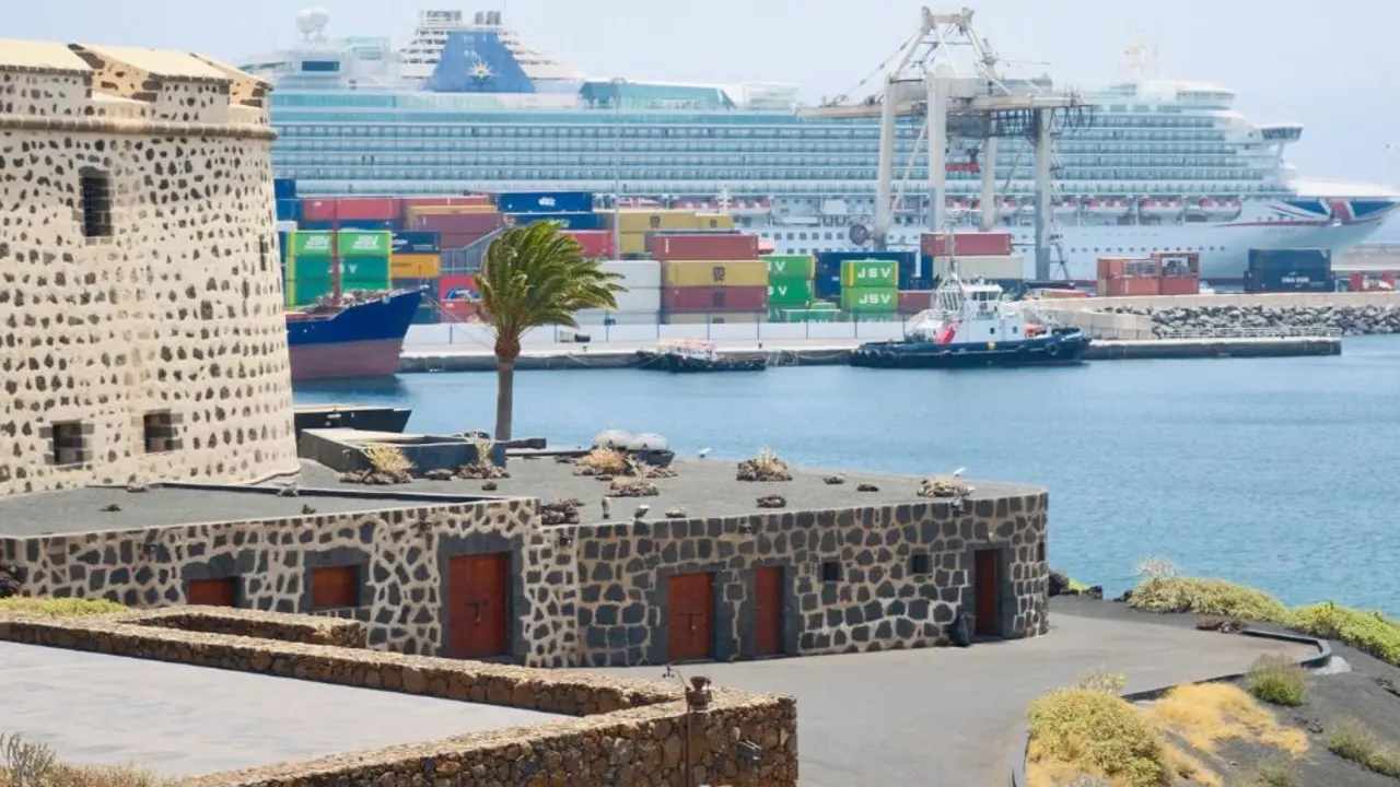 Crucero brit&aacute;nico Ventura