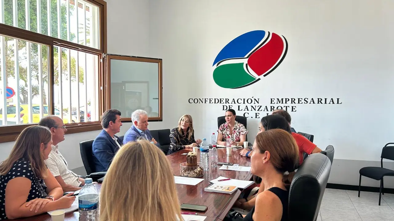 Reunión universidades