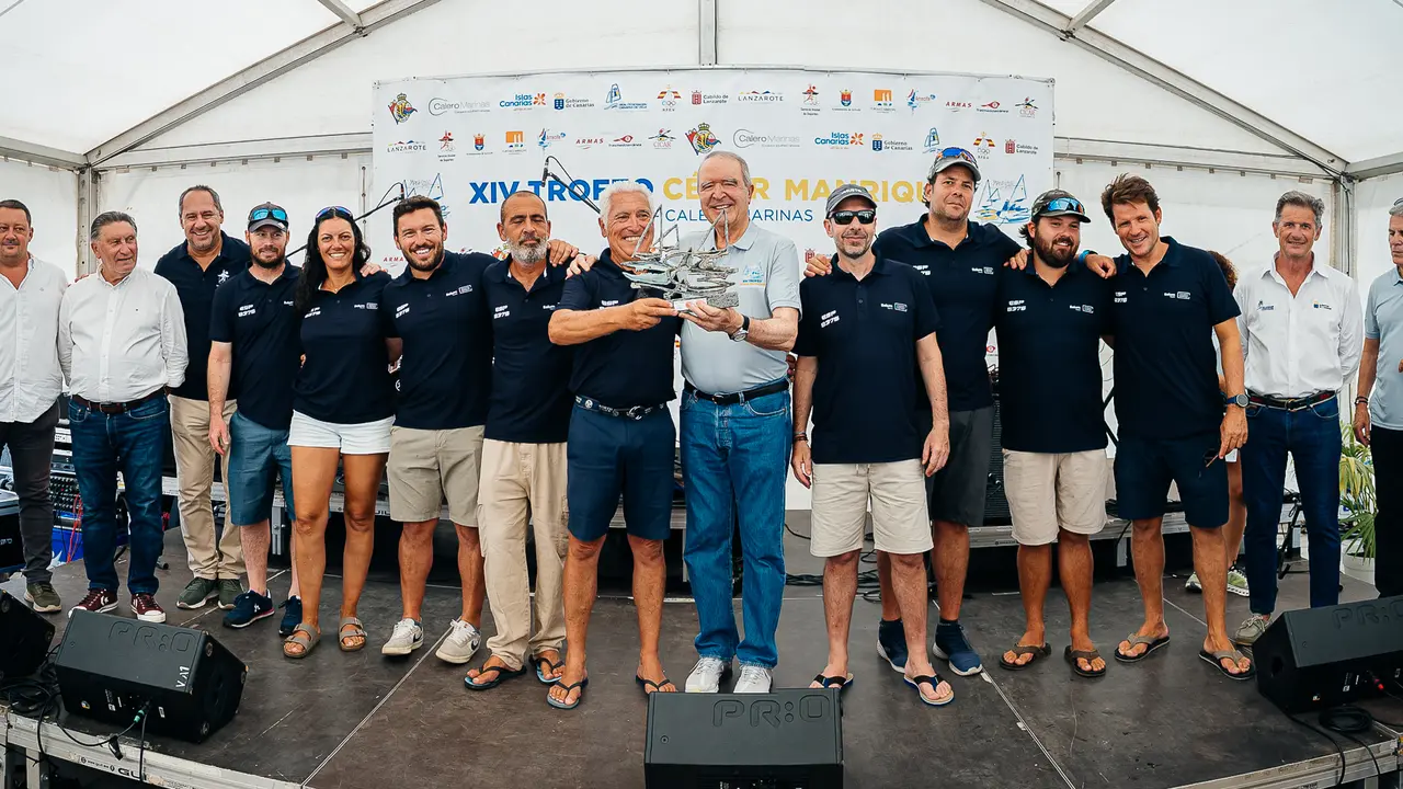 Entrega de premios de la regata