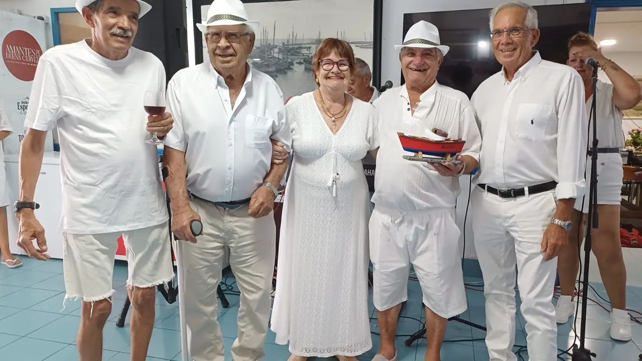 Participantes en el tradicional almuerzo