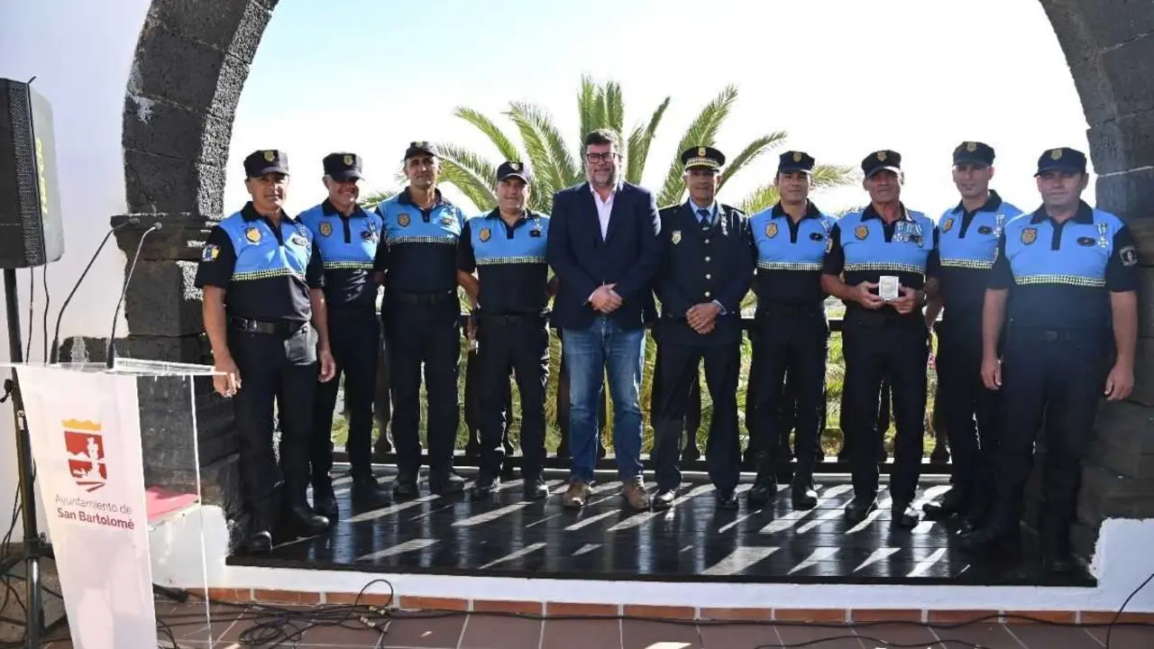 Policías locales que participaron en la nueva operación antidroga