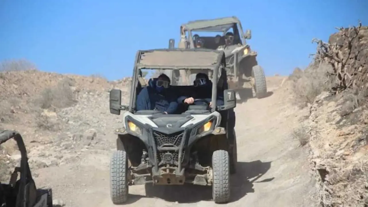 Actividad turística con vehículo buggies y quads