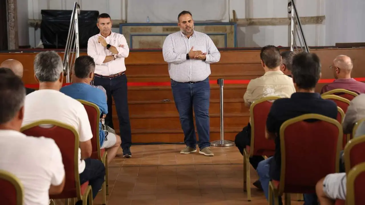 Reunión con el colectivo de cazadores