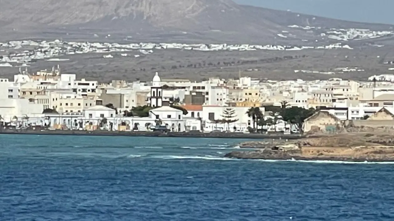 Vista de Arrecife desde el mar