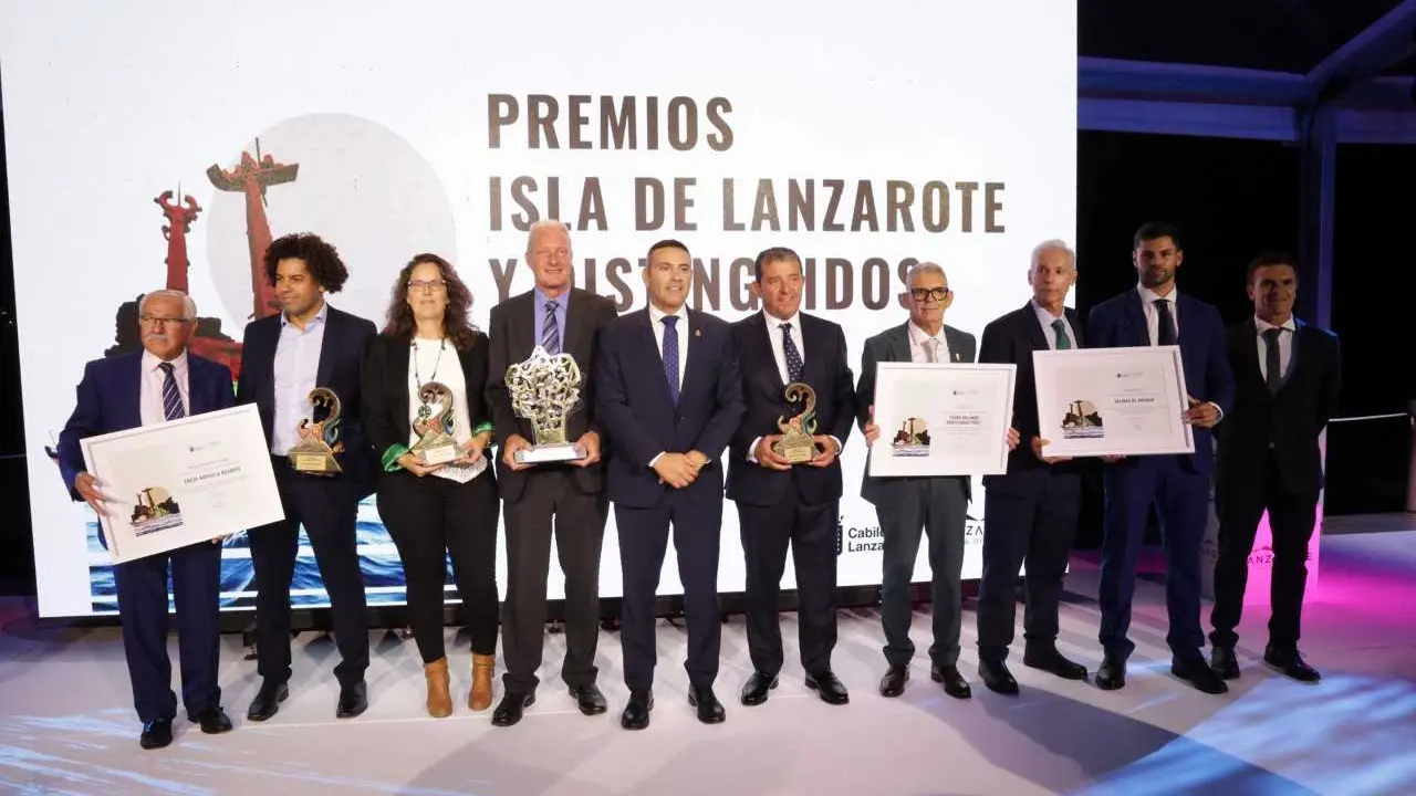 Lanzarote celebra el Día Mundial del Turismo en Costa Teguise otorgando