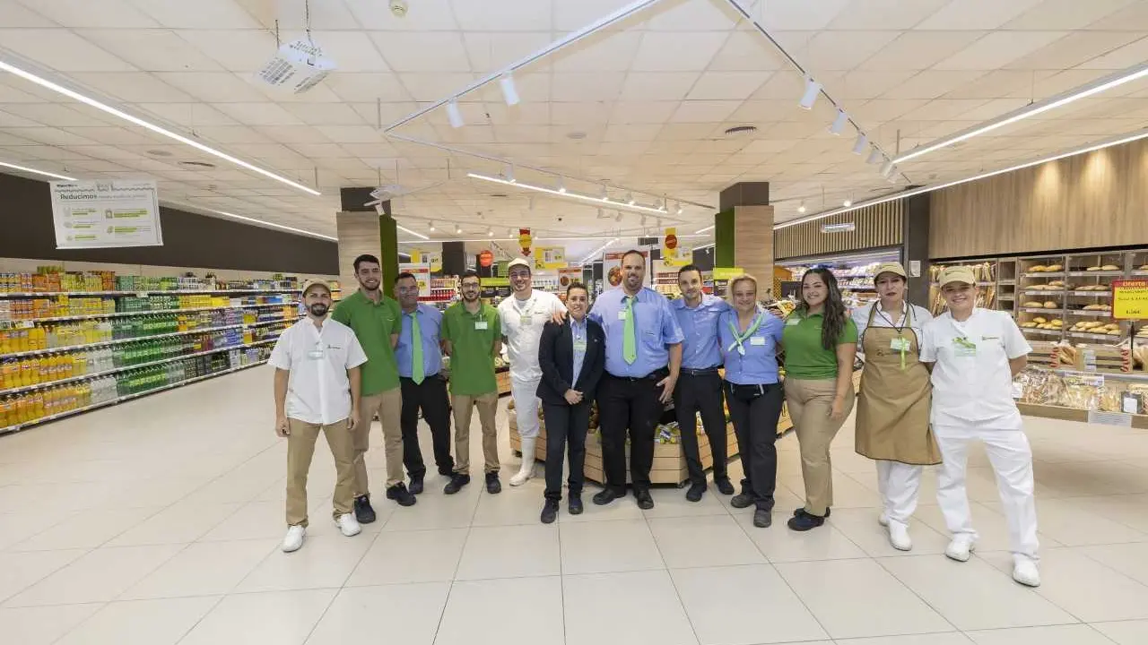 <p>HiperDino impulsa la formación entre sus empleados en el camino hacia la excelencia en la prestación de servicios</p>
