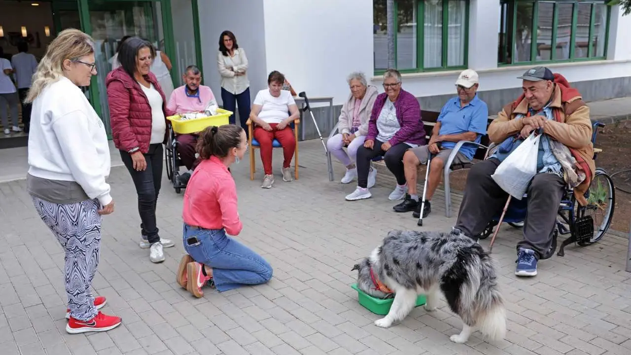 Salud mental y bienestar en la residencia de Haría con el pionero proyecto del Cabildo