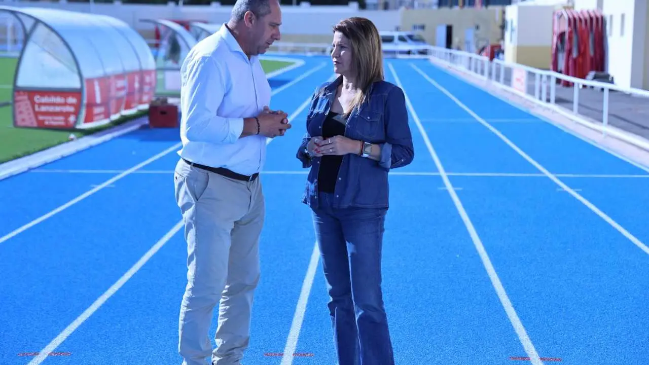 El Servicio Insular de Deportes pone  en funcionamiento la pista de atletismo de la Ciudad Deportiva Lanzarote