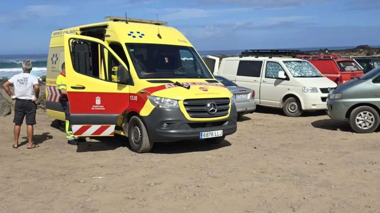 Rescate en la playa de la Cantería