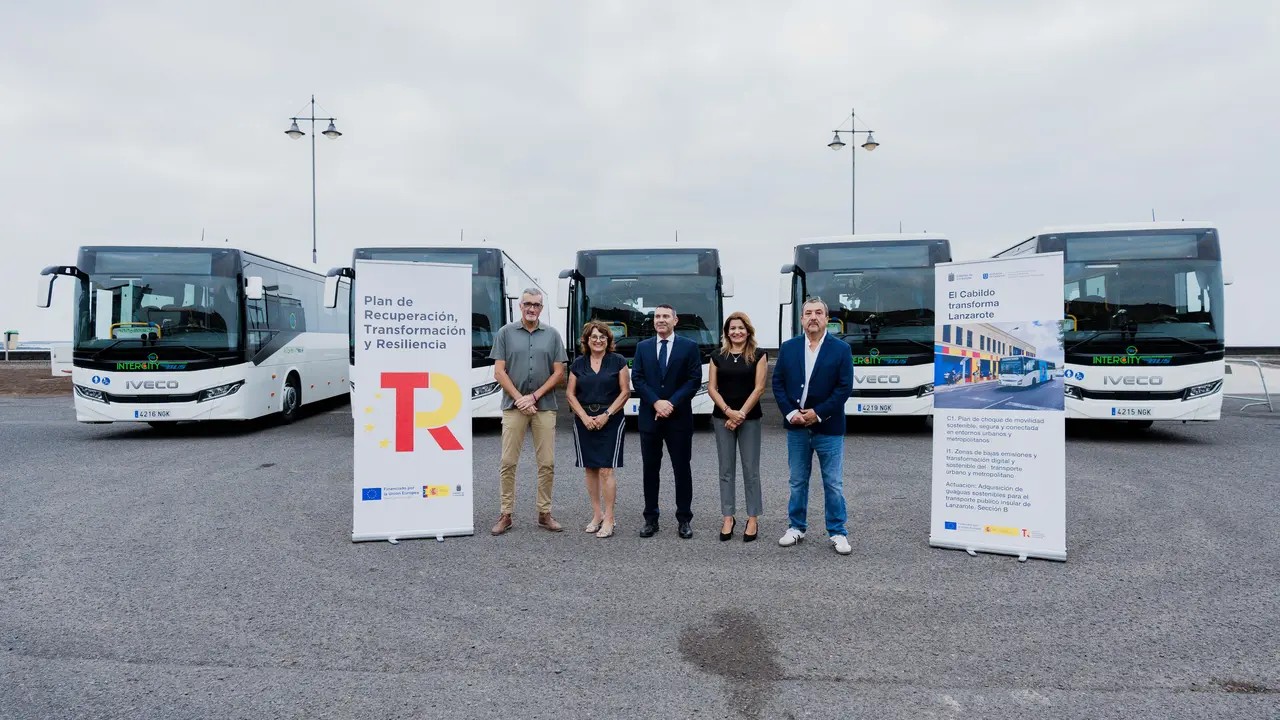 Adquisición 5 nuevas guaguas  (1)