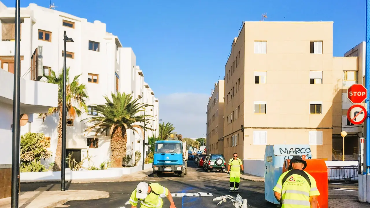 La Concejalía de Movilidad y Transportes de Arrecife adjudica los trabajos de mantenimiento y señalización vial para los dos próximos años 