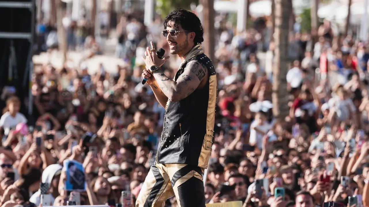 Grabaci&oacute;n de la Reina del Flow en Arrecife, en la playa de El Reducto, hace un a&ntilde;o, con asistencia multitudinaria
