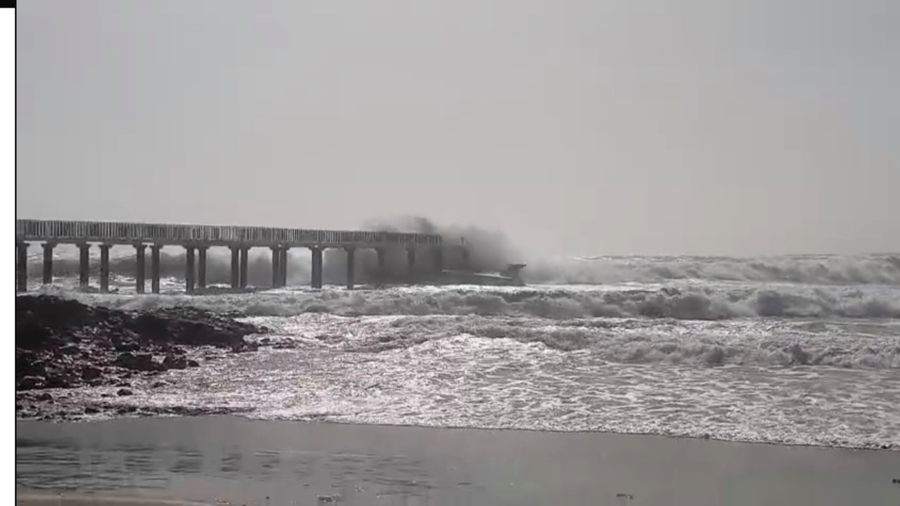 Oleaje en la playa de La Garita