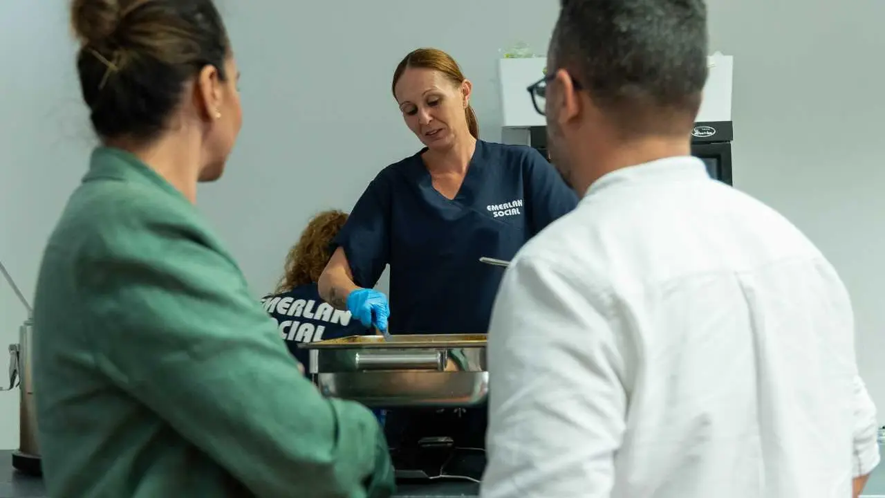 El comedor social de Arrecife se transforma y multiplica su impacto social