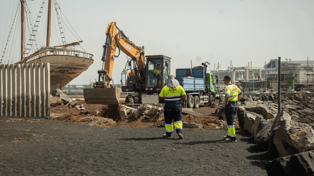 Retirada del vallado de Naos