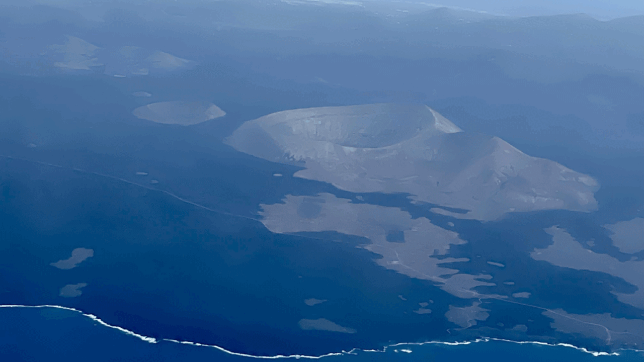 Vista a&eacute;rea del volc&aacute;n de Caldera Blanca