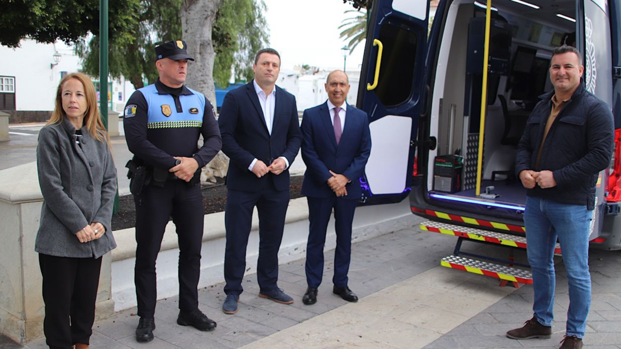 polic&iacute;a local