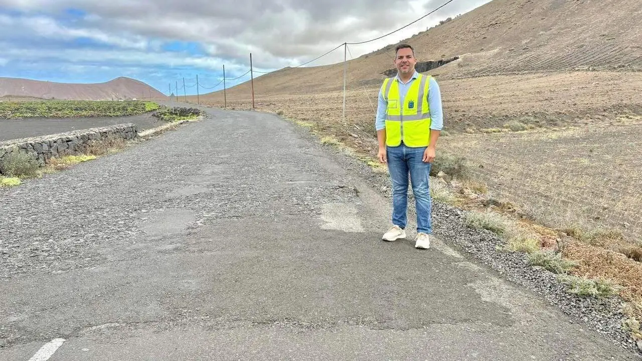 El consejero de Obras P&uacute;blicas, Jacobo Medina (2)