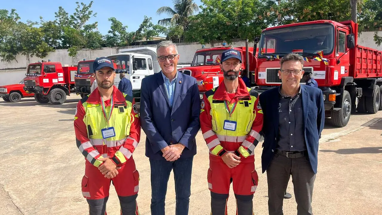 Bomberos de Lanzarote en Gambia (2)