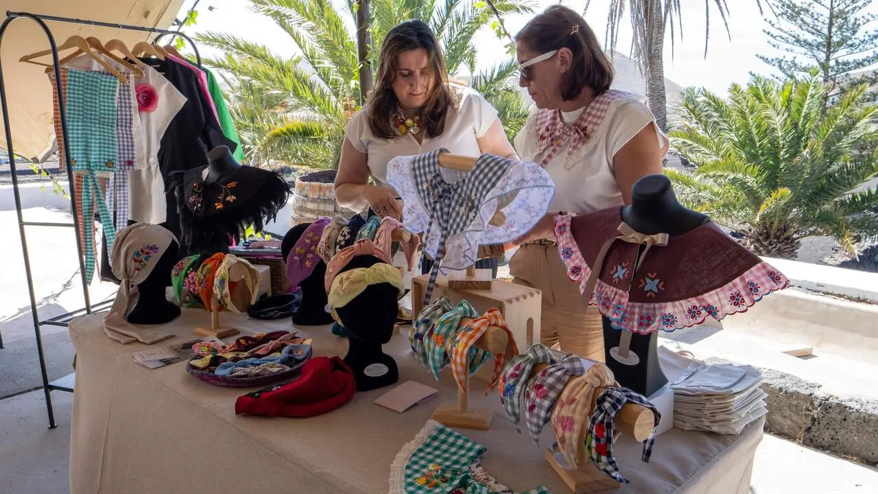 5.9.2026 MARKET LANZAROTE MODA00005