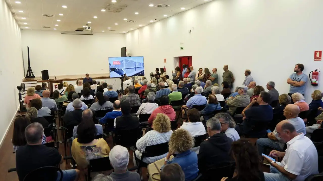 foto 1 El Ayuntamiento de San Bartolomé convocó a vecinos de Playa Honda para informar sobre el proyecto del Centro de Salud