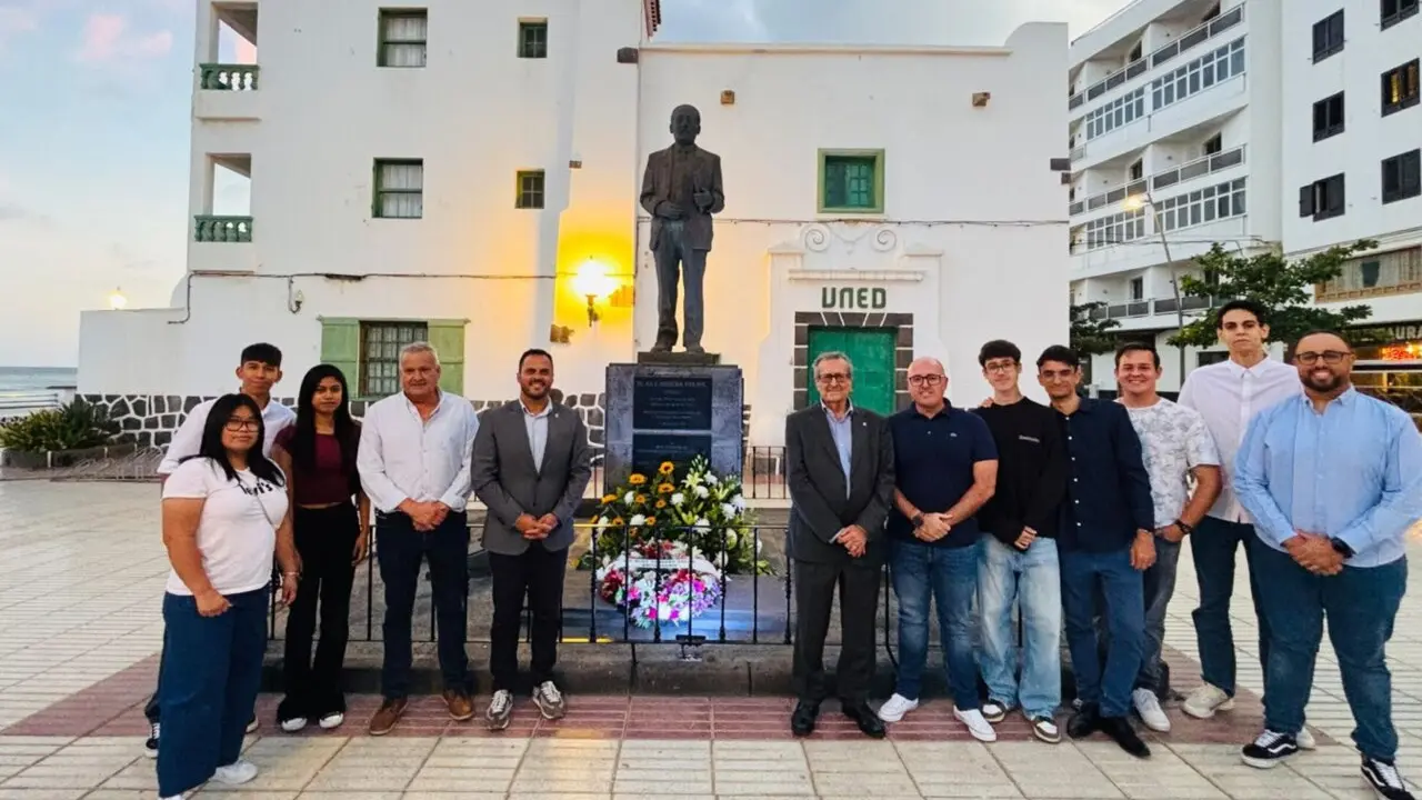 homenaje a Blas Cabrera Felipe