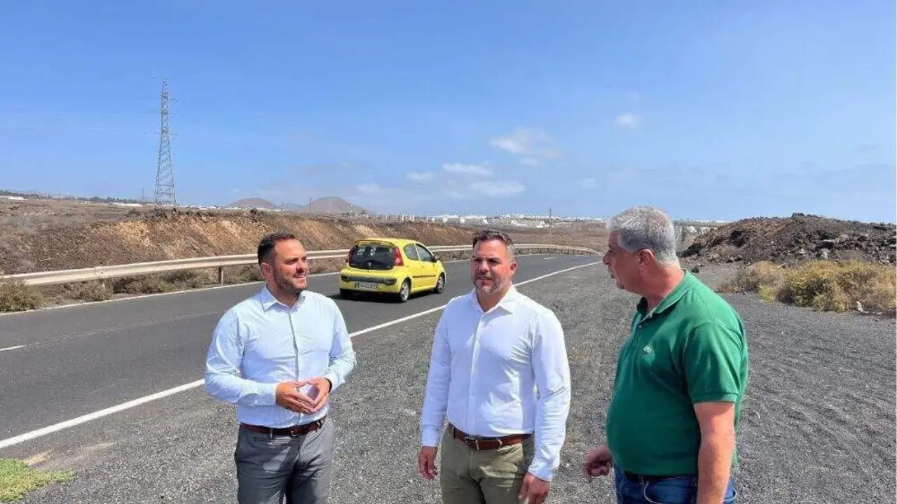 Visita a la carretera de entrada a Costa Teguise