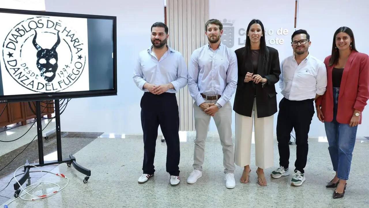 PRESENTACI&Oacute;N ROPA DIABLOS HAR&Iacute;A  (1)