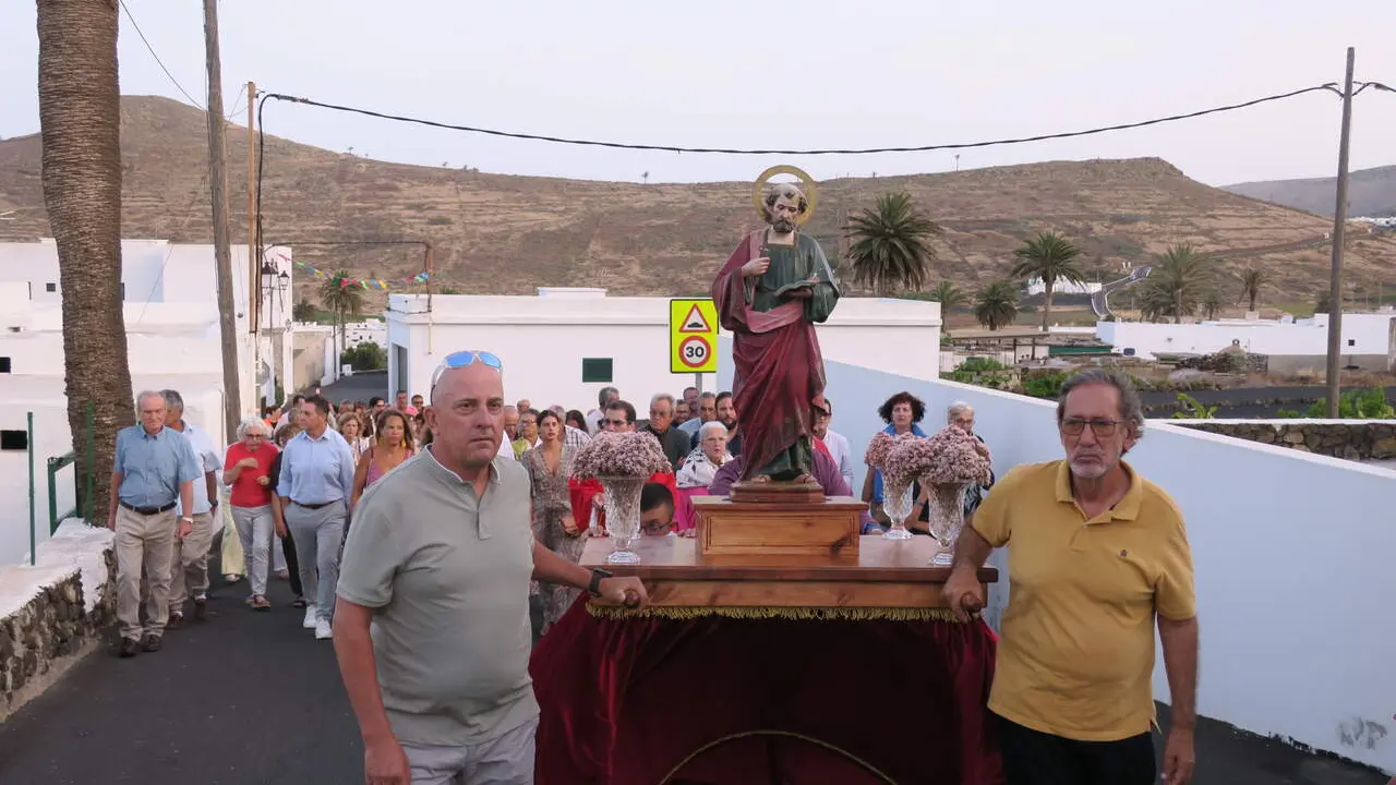 Misa y procesi&oacute;n en honor a San Pedro, de M&aacute;guez 2