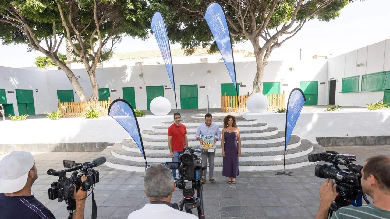 El alcalde Yonathan de Le&oacute;n y la concejala de Deportes, Eli Merino, han presentado hoy en La Recova estos campus l&uacute;dico deportivos durante las vacaciones escolares 