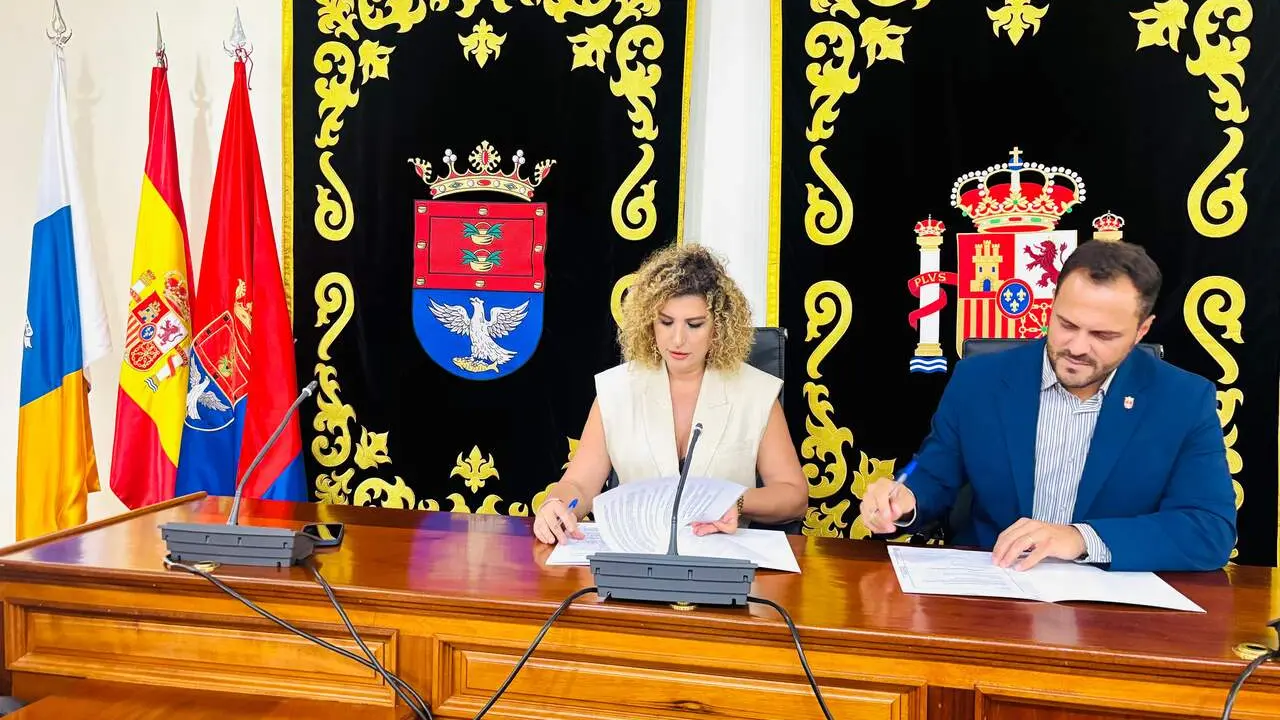 El alcalde de Arrecife, Yonathan de Le&oacute;n, y la portavoz del PP y concejala de Recursos Humanos, Eli Merino, tienen ya en marcha la mayor oferta p&uacute;blica de empleo en la historia del Ayuntamiento de Arrecife 