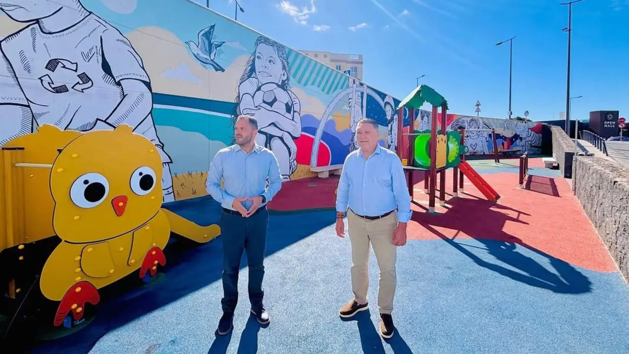 La empresa adjudicataria inicia este verano el montaje de los sistemas de sombra en los parques infantiles de Arrecife con una inversi&oacute;n cercana al mill&oacute;n de euros aportados por el Ayuntamiento