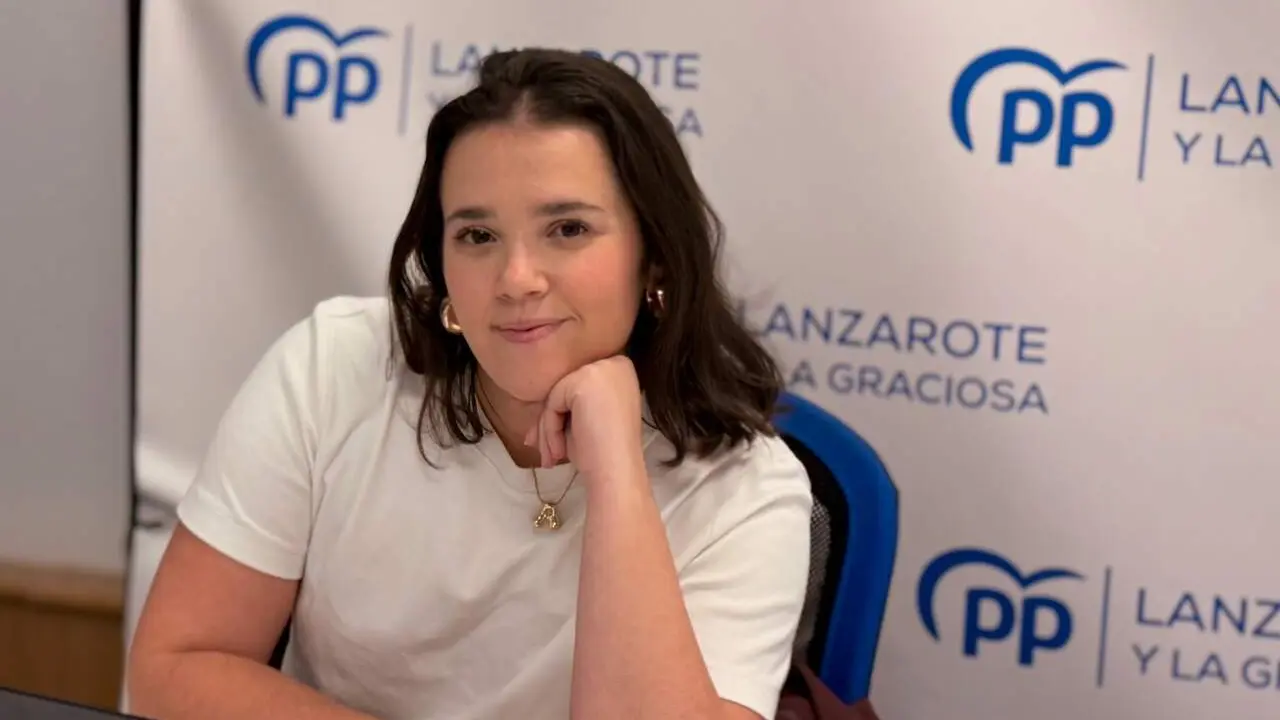la presidenta de Nuevas Generaciones de Lanzarote, Ana Hern&aacute;ndez,