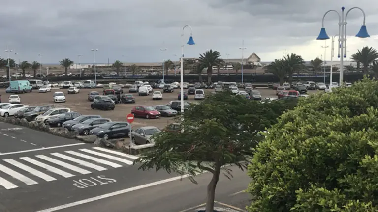 El solar de Ginory cada vez les cuesta más a los vecinos de Arrecife