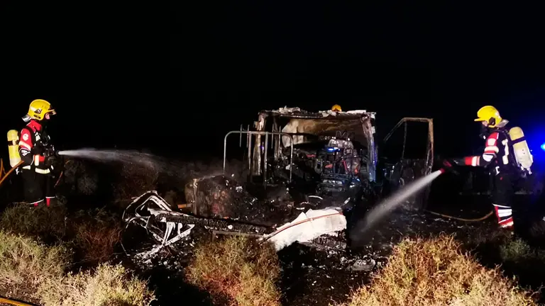 La autocaravana, totalmente destruida