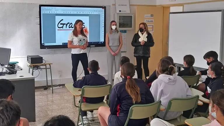 Charla a estudiantes